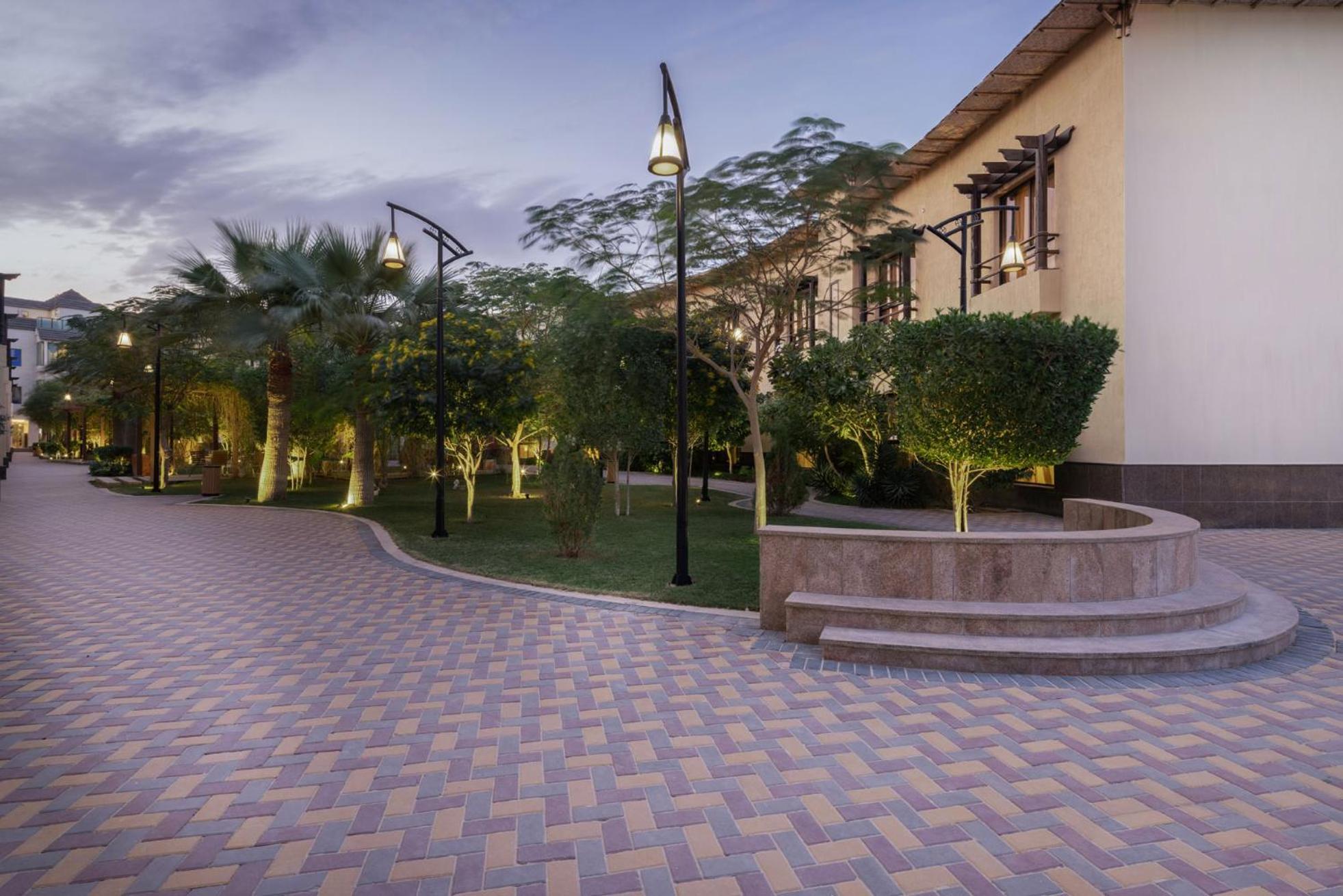 Braira Al Azizya Hotel & Resort Эль-Хубар Экстерьер фото